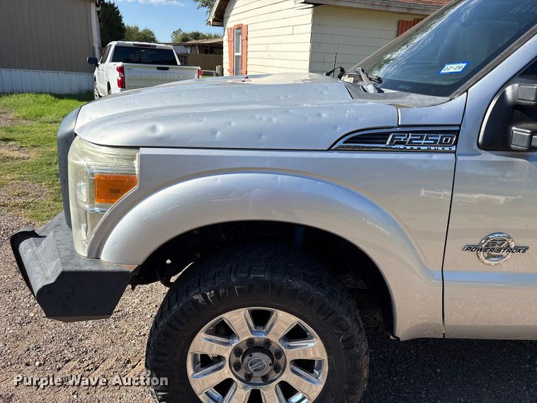 image for item EU4664 2013 Ford F250 Super Duty Crew Cab pickup truck