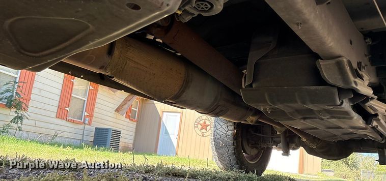 image for item EU4664 2013 Ford F250 Super Duty Crew Cab pickup truck