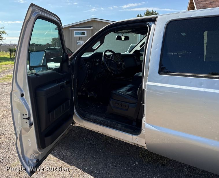 image for item EU4664 2013 Ford F250 Super Duty Crew Cab pickup truck