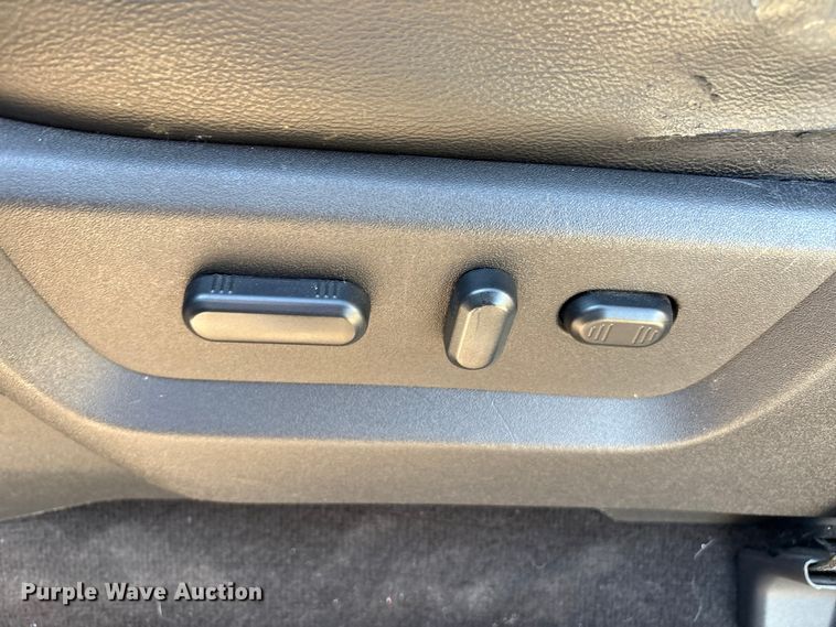 image for item EU4664 2013 Ford F250 Super Duty Crew Cab pickup truck