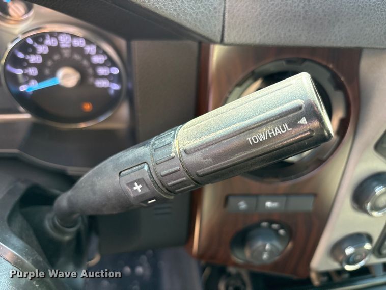 image for item EU4664 2013 Ford F250 Super Duty Crew Cab pickup truck