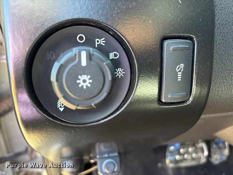 image for item EU4664 2013 Ford F250 Super Duty Crew Cab pickup truck