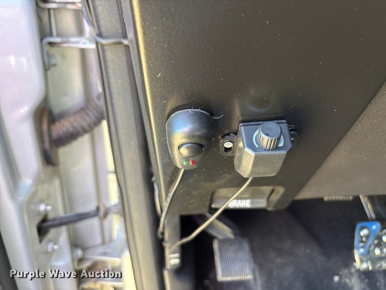 image for item EU4664 2013 Ford F250 Super Duty Crew Cab pickup truck