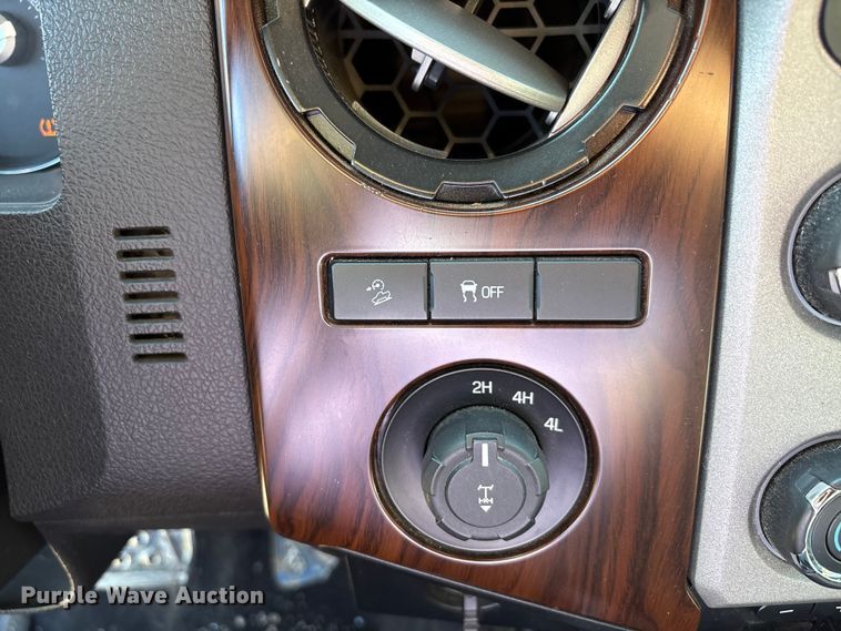 image for item EU4664 2013 Ford F250 Super Duty Crew Cab pickup truck