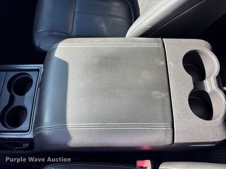 image for item EU4664 2013 Ford F250 Super Duty Crew Cab pickup truck