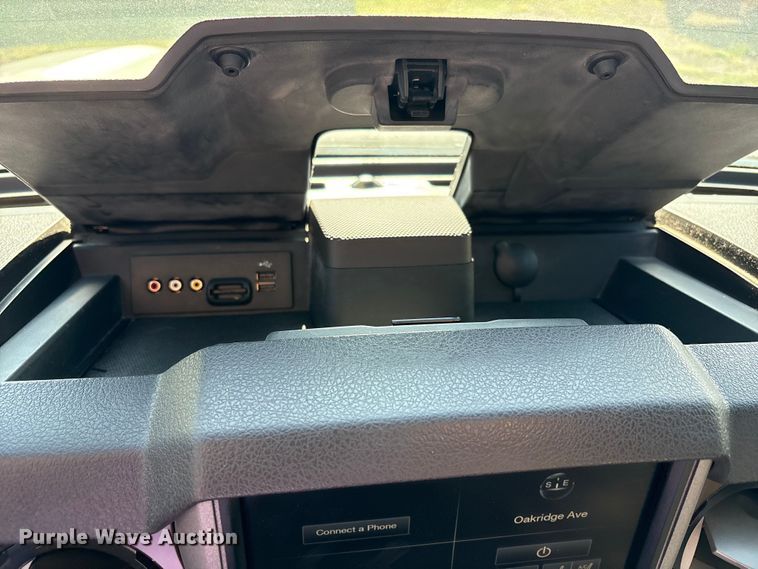 image for item EU4664 2013 Ford F250 Super Duty Crew Cab pickup truck