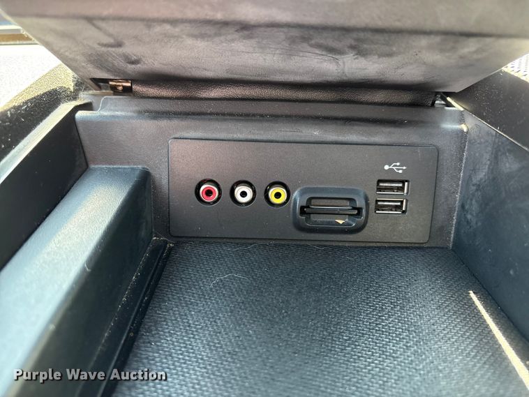 image for item EU4664 2013 Ford F250 Super Duty Crew Cab pickup truck