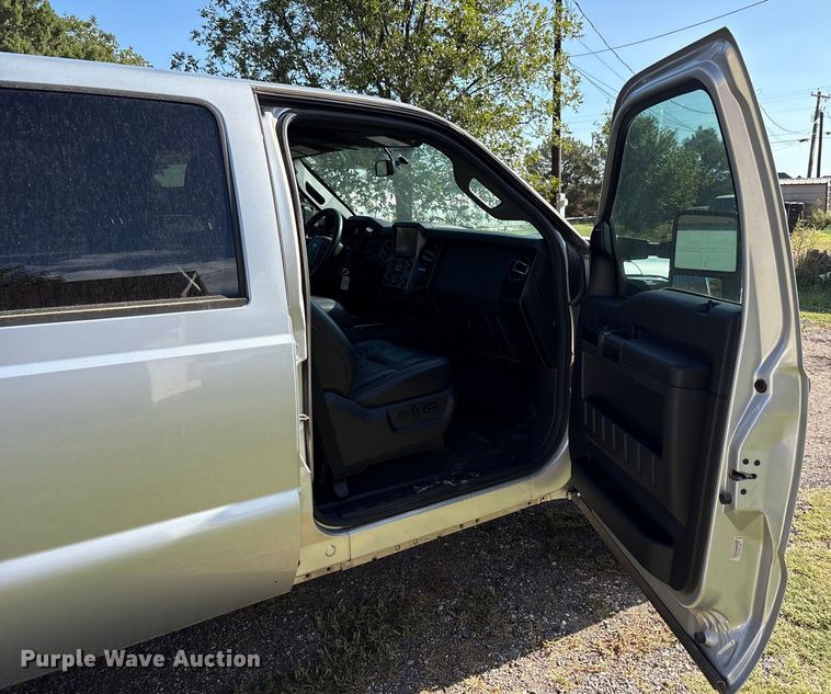 image for item EU4664 2013 Ford F250 Super Duty Crew Cab pickup truck