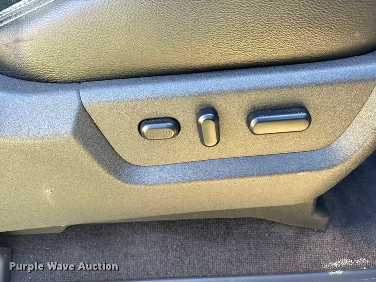 image for item EU4664 2013 Ford F250 Super Duty Crew Cab pickup truck