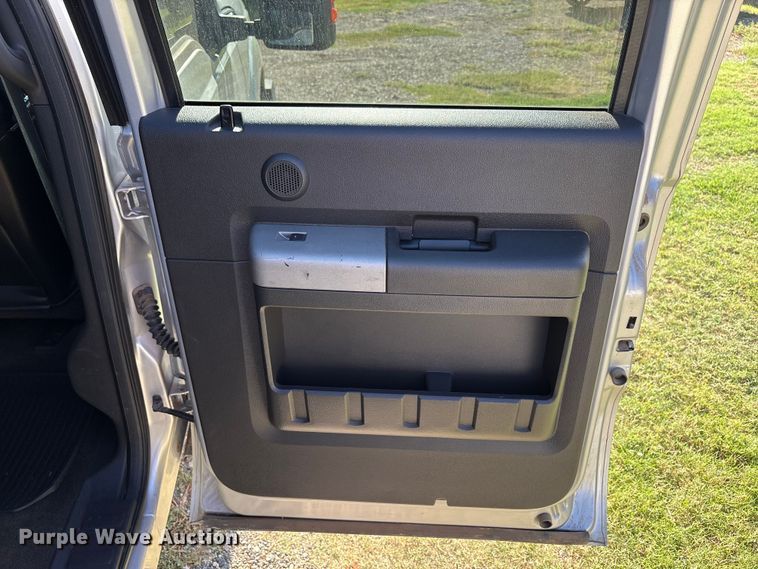 image for item EU4664 2013 Ford F250 Super Duty Crew Cab pickup truck