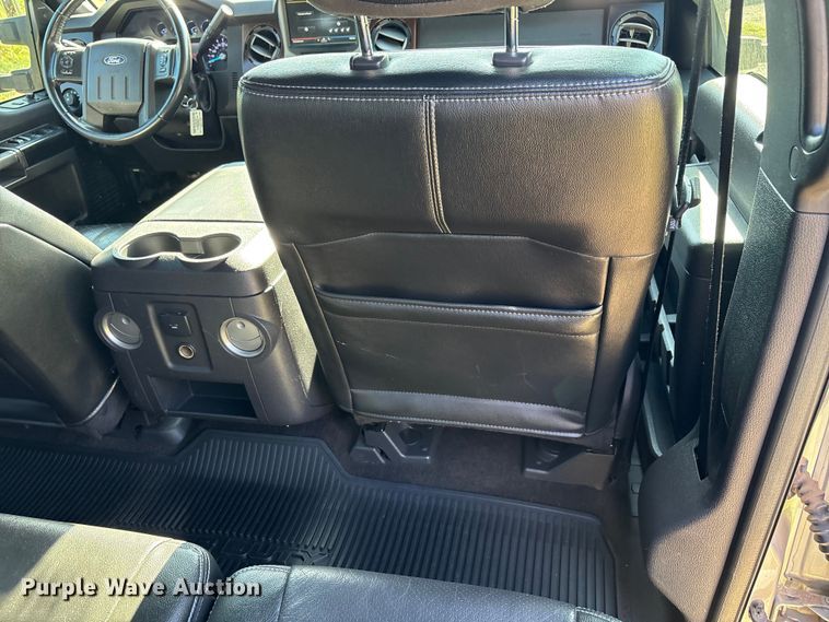 image for item EU4664 2013 Ford F250 Super Duty Crew Cab pickup truck