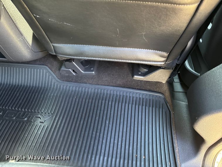 image for item EU4664 2013 Ford F250 Super Duty Crew Cab pickup truck