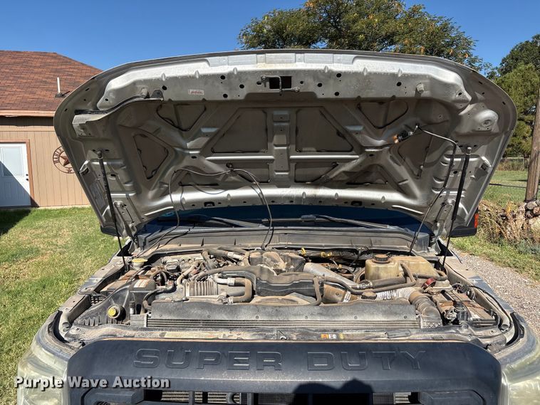 image for item EU4664 2013 Ford F250 Super Duty Crew Cab pickup truck