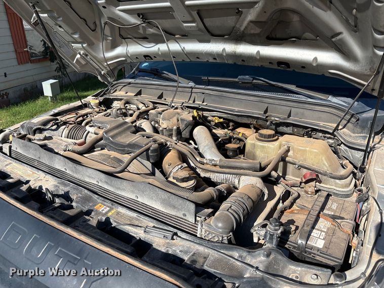 image for item EU4664 2013 Ford F250 Super Duty Crew Cab pickup truck