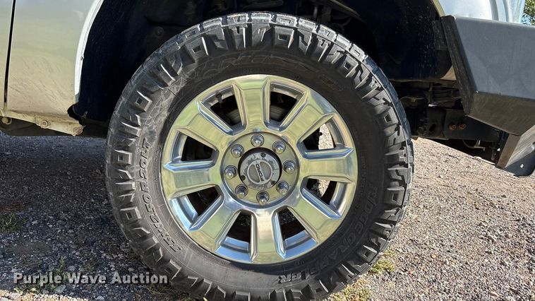 image for item EU4664 2013 Ford F250 Super Duty Crew Cab pickup truck