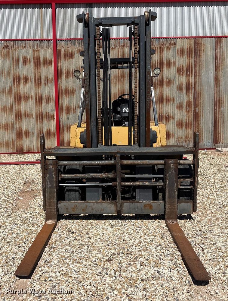 MONTACARGAS CATERPILLAR DP70