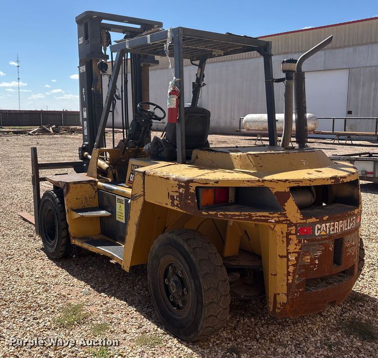 image for item EU4667 Caterpillar DP70 forklift