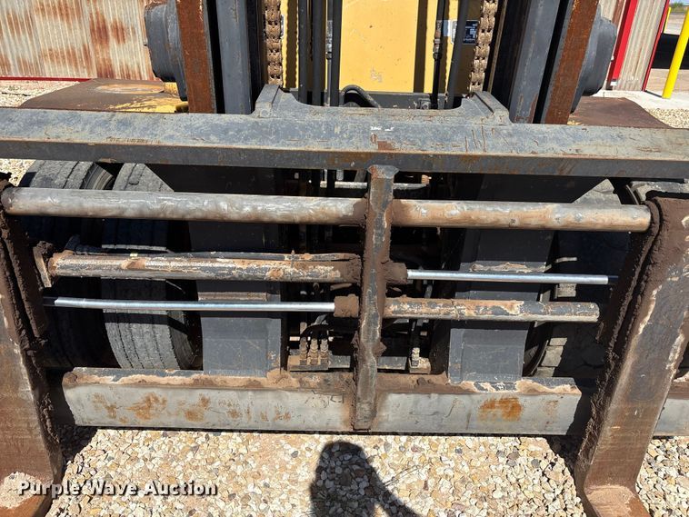 image for item EU4667 Caterpillar DP70 forklift