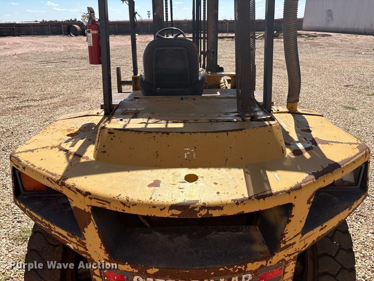 image for item EU4667 Caterpillar DP70 forklift