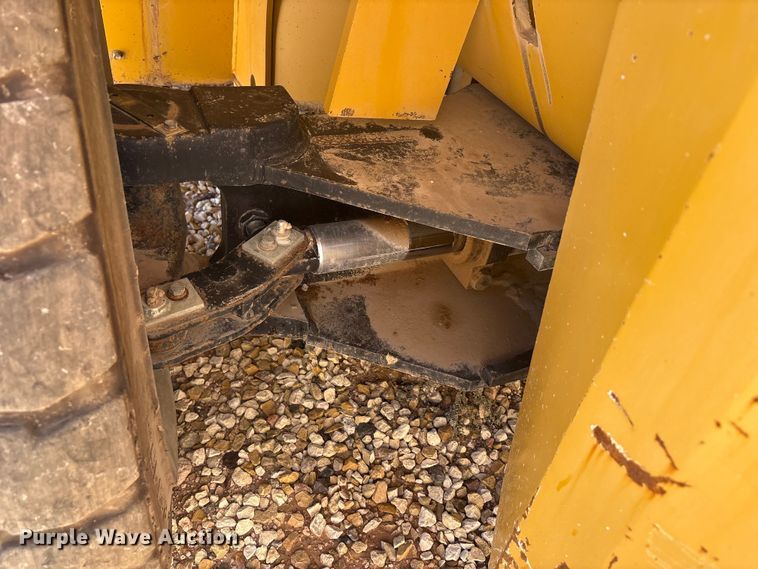 image for item EU4667 Caterpillar DP70 forklift