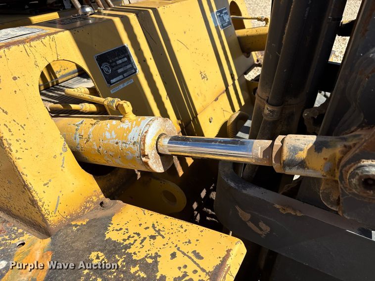 image for item EU4667 Caterpillar DP70 forklift