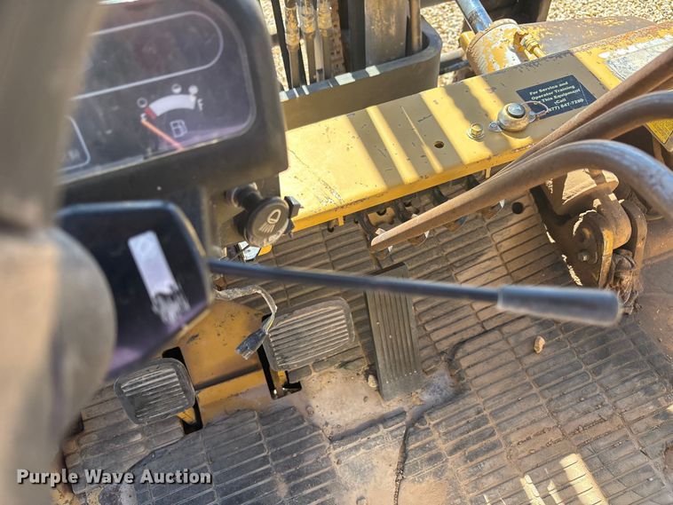 image for item EU4667 Caterpillar DP70 forklift