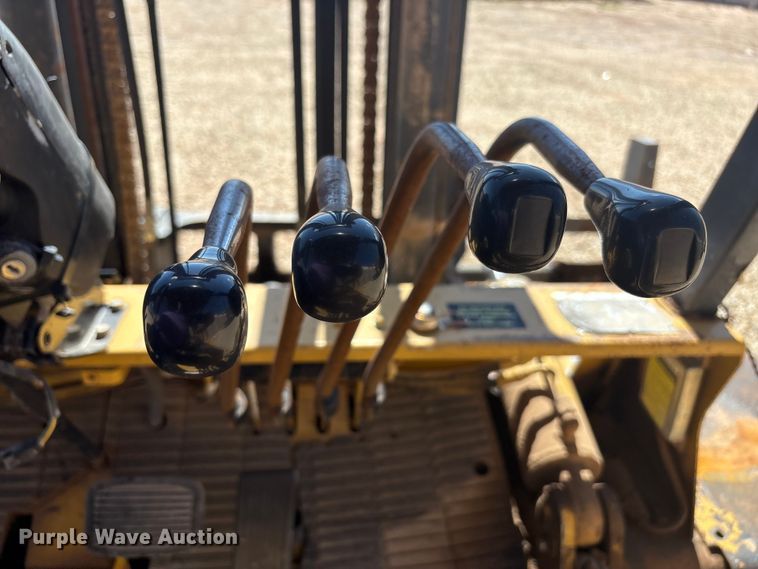 image for item EU4667 Caterpillar DP70 forklift