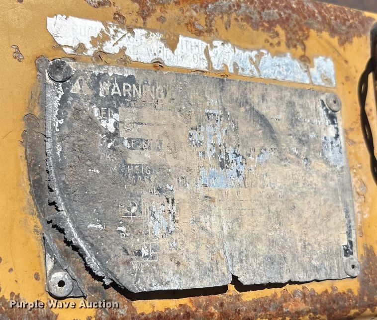 image for item EU4667 Caterpillar DP70 forklift