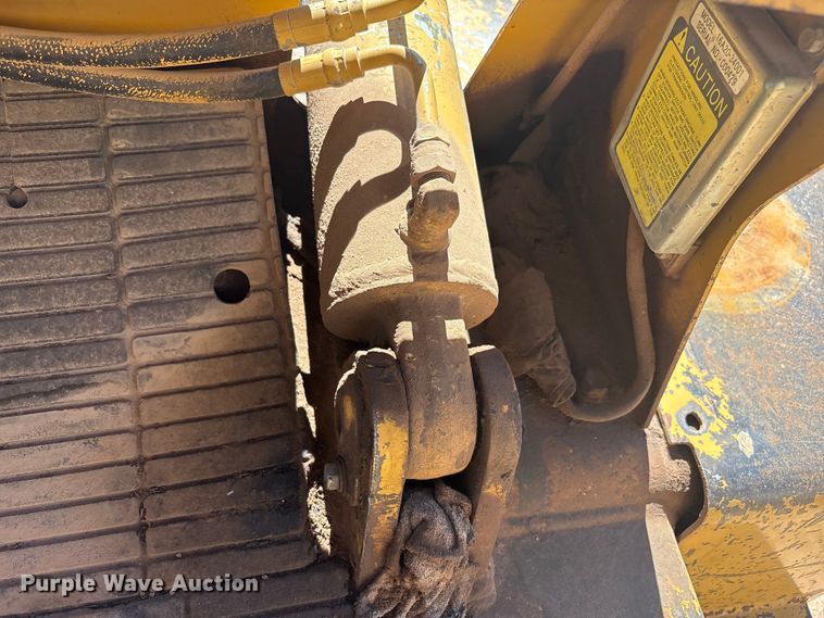 image for item EU4667 Caterpillar DP70 forklift