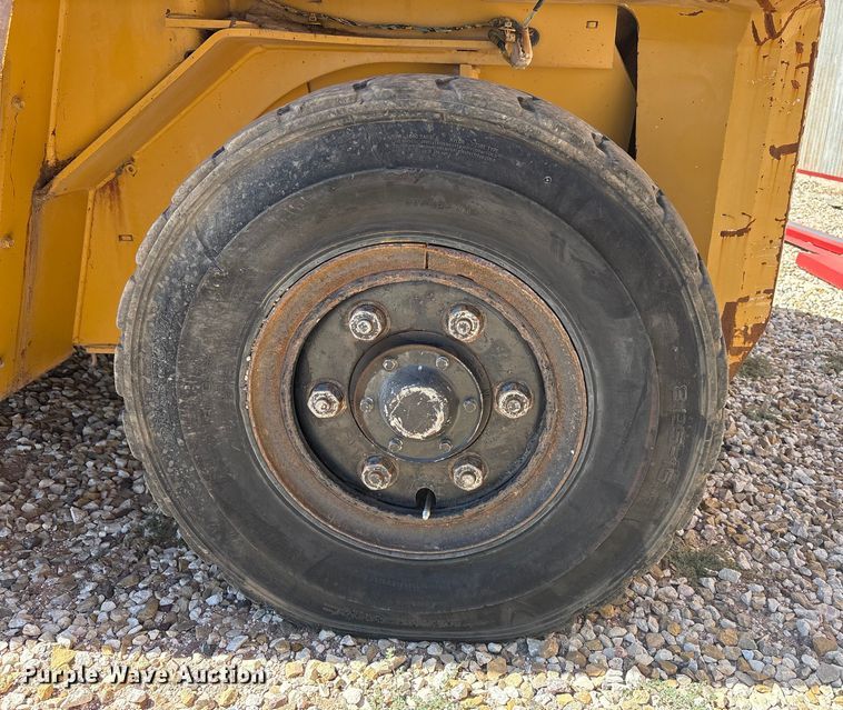 image for item EU4667 Caterpillar DP70 forklift