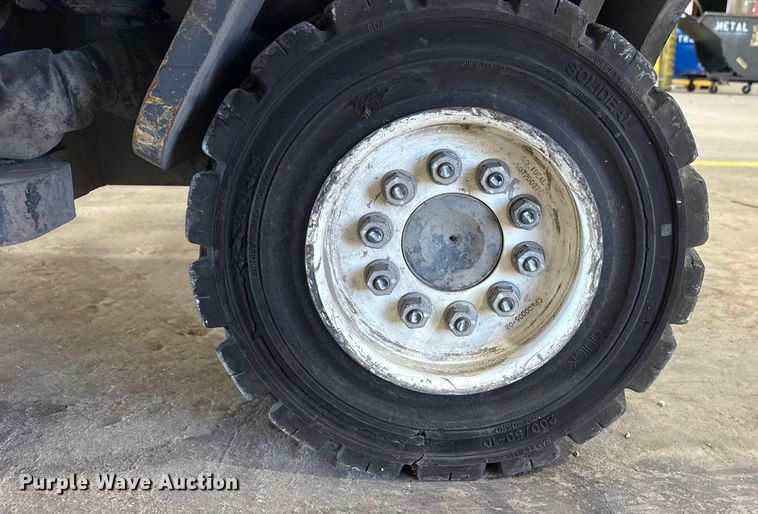 image for item EU4669 Combilift C6000 forklift