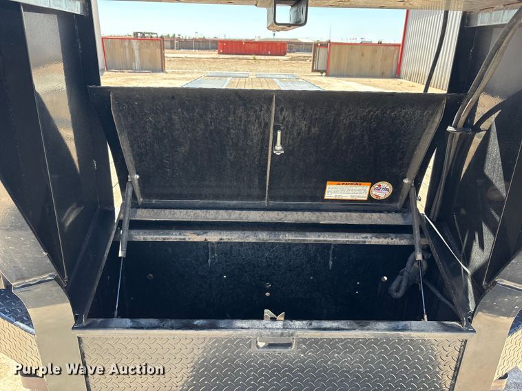 image for item EU4670 2023 Diamond C equipment trailer