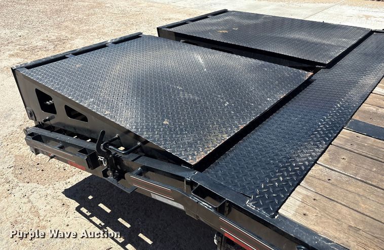 image for item EU4670 2023 Diamond C equipment trailer