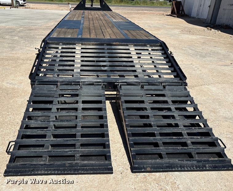 image for item EU4670 2023 Diamond C equipment trailer