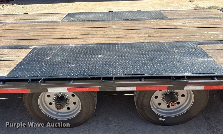 image for item EU4670 2023 Diamond C equipment trailer