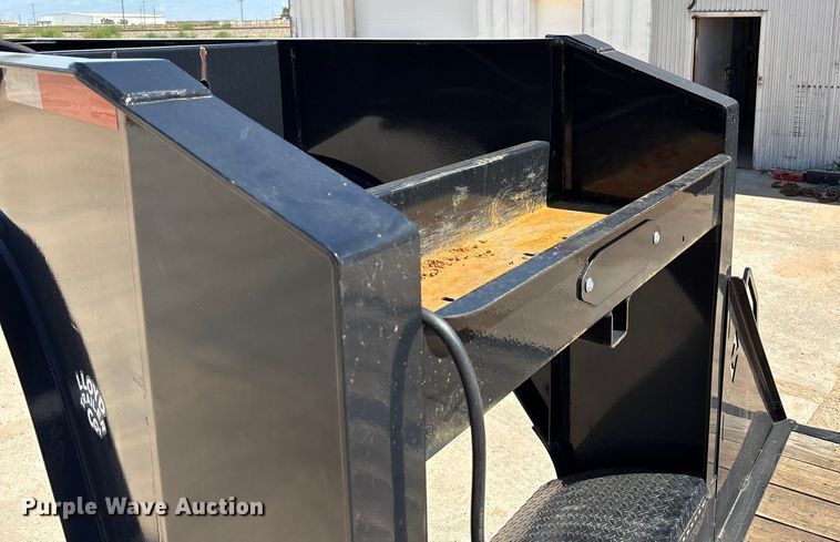 image for item EU4670 2023 Diamond C equipment trailer