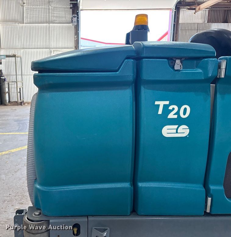 image for item EU4671 Tennant T20 floor scrubber