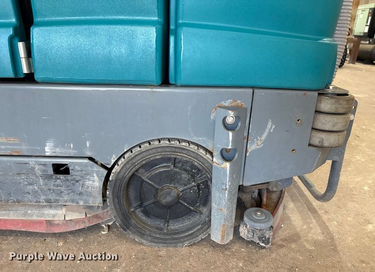 image for item EU4671 Tennant T20 floor scrubber