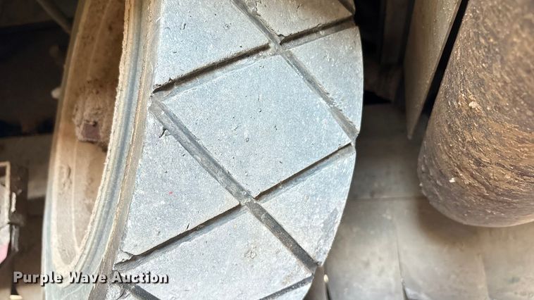 image for item EU4671 Tennant T20 floor scrubber