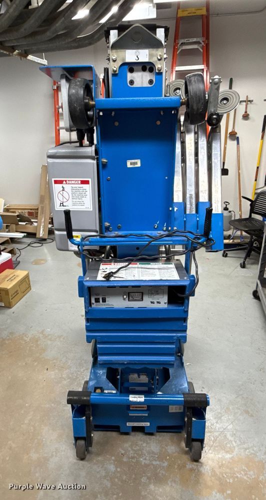 image for item EU5003 2005 Genie AWP-25S vertical lift