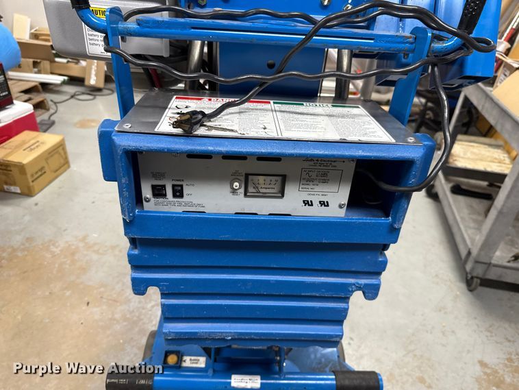 image for item EU5003 2005 Genie AWP-25S vertical lift