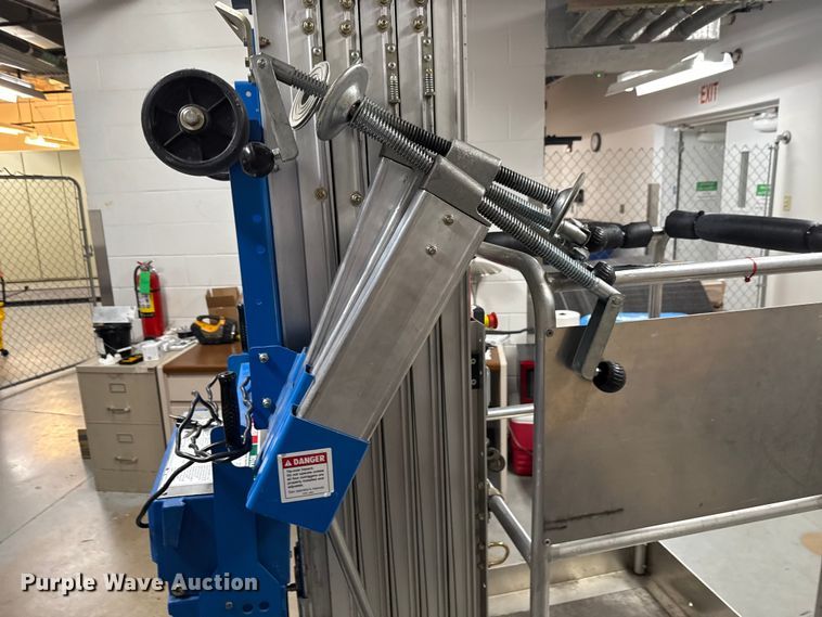 image for item EU5003 2005 Genie AWP-25S vertical lift