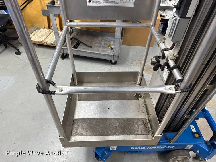 image for item EU5003 2005 Genie AWP-25S vertical lift