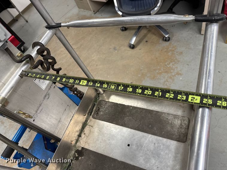 image for item EU5003 2005 Genie AWP-25S vertical lift