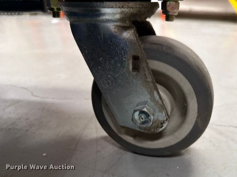 image for item EU5003 2005 Genie AWP-25S vertical lift