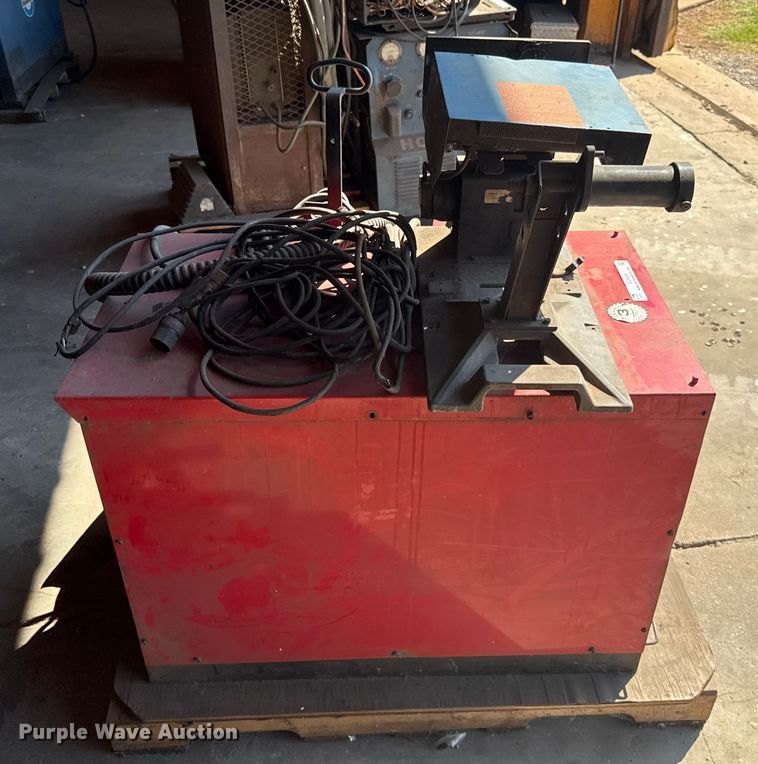 image for item EU5004 Lincoln Electric Idealarc DC-600 welder