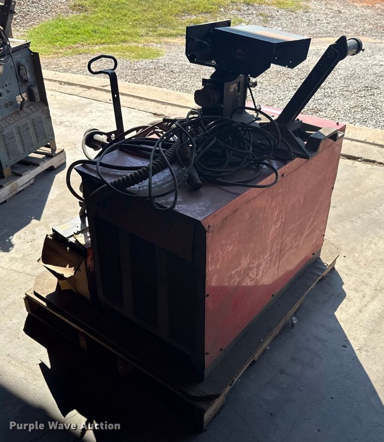 image for item EU5004 Lincoln Electric Idealarc DC-600 welder