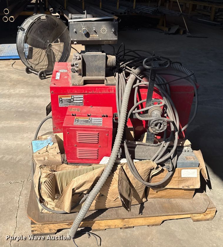 image for item EU5004 Lincoln Electric Idealarc DC-600 welder