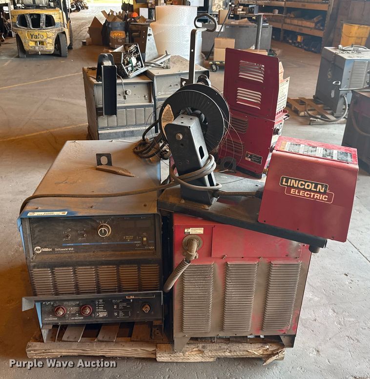 image for item EU5006 Lincoln Electric Idealarc DC-600 welder