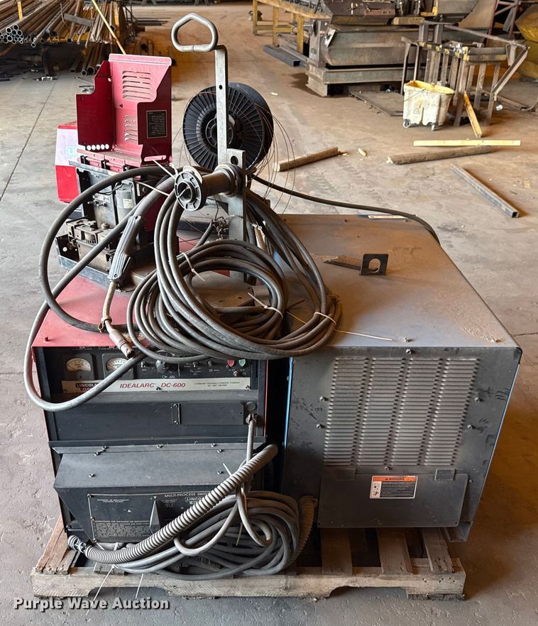 image for item EU5006 Lincoln Electric Idealarc DC-600 welder